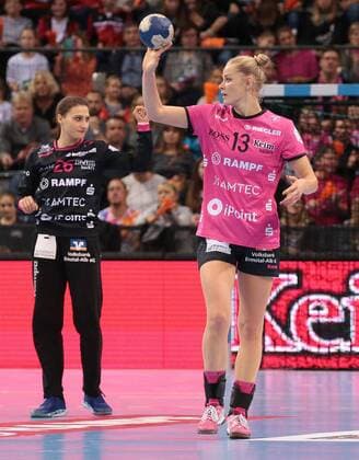 30.12.2017, Deutschland, Stuttgart, Handball Bundesliga Frauen 9. Spieltag Saison 2017 2018 TusSies Metzingen vs. Frisch auf Göppingen: Shenia Minevskaja (TUS)