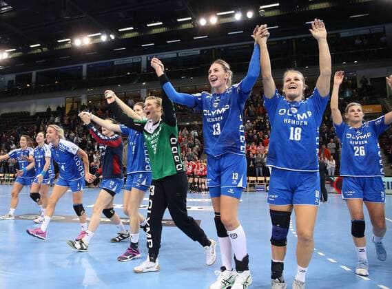 Ludwigsburg , Handball 1.Bundesliga Frauen SG BBM Bietigheim vs. Buxtehuder SV:Jubel SG BBM Bietigheim über den Sieg, v.l. Torhüterin Tess Wester (BBM), Luisa Schulze (BBM), Mille Hundahl (BBM), Angela Malestein( BBM)