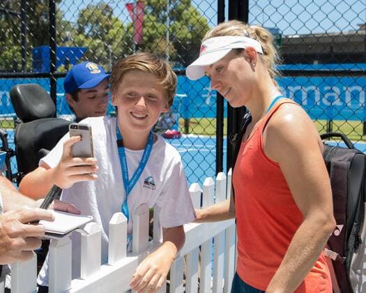 ANGELIQUE KERBER (GER) schreibt Autogramme fuer die Fans nach ihrem Training Tennis - Hopman Cup 2018 - ITF - Perth Arena - Perth - Western Australia - Australia - 31 December 2017. Â Copyright: xJuergenxHasenkopfx