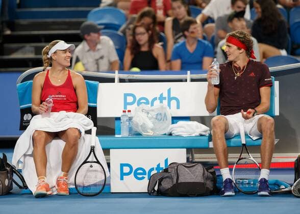 ANGELIQUE KERBER ALEXANDER ZVEREV sitzen auf der Bank waehrend der Spielpause, Mixed Doubles Tennis - Hopman Cup 2018 - ITF - Perth Arena - Perth - Western Australia - Australia - 1 January 2018. Copyright: xJuergenxHasenkopfx