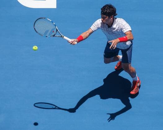 YUICHI SUGITA (JPN), Team Japan,von oben, Vogelperspektive, Schatten Tennis - Hopman Cup 2018 - ITF - Perth Arena - Perth - Western Australia - Australia - 2 January 2018. Copyright: xJuergenxHasenkopfx