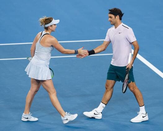 BELINDA BENCIC und ROGER FEDERER klatschen ab, Team SWITZERLAND Tennis - Hopman Cup 2018 - ITF - Perth Arena - Perth - Western Australia - Australia - 2 January 2018. Â Copyright: xJuergenxHasenkopfx