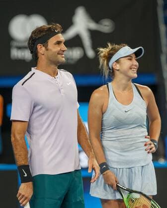 BELINDA BENCIC und ROGER FEDERER schauen auf den Hawkeye Monitor, , Team SWITZERLAND Tennis - Hopman Cup 2018 - ITF - Perth Arena - Perth - Western Australia - Australia - 2 January 2018. Â Copyright: xJuergenxHasenkopfx
