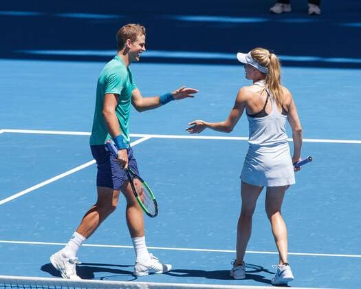 EUGENIE BOUCHARD VASEK POSPISIL klatschen ab, Team Canada Tennis - Hopman Cup 2018 - ITF - Perth Arena - Perth - Western Australia - Australia - 3 January 2018. Copyright: xJuergenxHasenkopfx