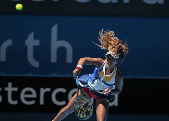 4th January 2018, Perth Arena, Perth, Australia; MasterCard Hopman Cup Tennis; Naomi Osaka of Team Japan serves to Anastasia Pavlyuchenkova of Team Russia on day 6 of the Hopman Cup  ActionPlus11967962