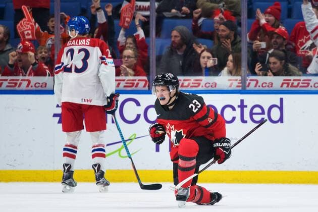 Eishockey, U20 WM, Kanada - Tschechien 180104 Kanadas Sam Steel jublar efter att ha gjort 1-1 under semifinalen pa JVM i ishockey mellan Kanada och Tjeckien den 4 januari 2018 i Buffalo. Copyright: JOELxMARKLUND BB180104JM063