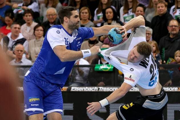 Bjarki Mar Gunnarsson ( Island ) Philipp Weber ( Deutschland ), Deutschland vs. Island, Handball, GER, Nationalteam, 2018, Deutschland, 05.01.2018, Stuttgart Copyright: xLanger Eibner-Pressefotox EP_HLR