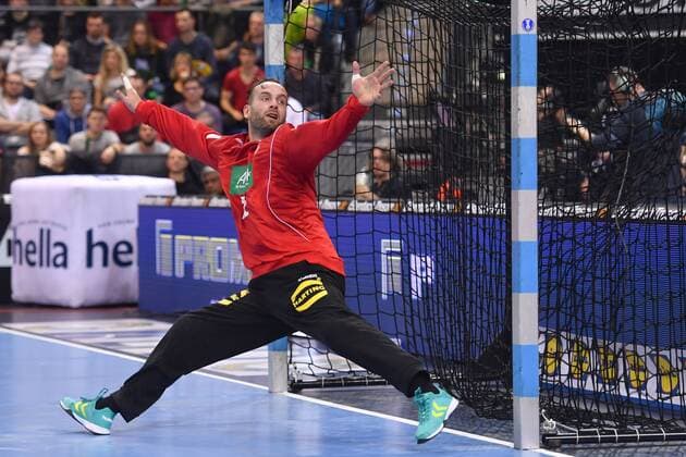 Silvio HEINEVETTER,Torwart (GER), bekommt eine Gegentor, Aktion,Einzelaktion,Einzelbild, Freisteller,Ganzkoerperaufnahme,ganze Figur. Handball Laenderspiel Deutschland - Island, am 05.01.2018,P O R S C H E A R E N A Stuttgart.