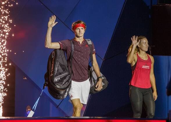 ANGELIQUE KERBER ALEXANDER ZVEREV kommen auf den Platz, Team Germany, Mixed Doubles Final Tennis - Hopman Cup 2018 - ITF - Perth Arena - Perth - Western Australia - Australia - 6 January 2018. Â Copyright: xJuergenxHasenkopfx