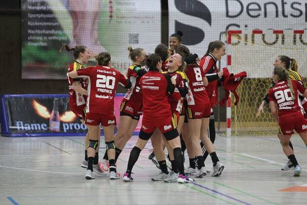Jubel Bensheim nach dem Sieg beim Spiel HSG Bensheim Auerbach vs. Tussies Metzingen in der 1. Handball Bundesliga der Frauen am 06.01.2018 Foto:Michael Bermel Eibner Bensheim Copyright: xMichaelxBermel Eibner-Pressefotox EP_mbl