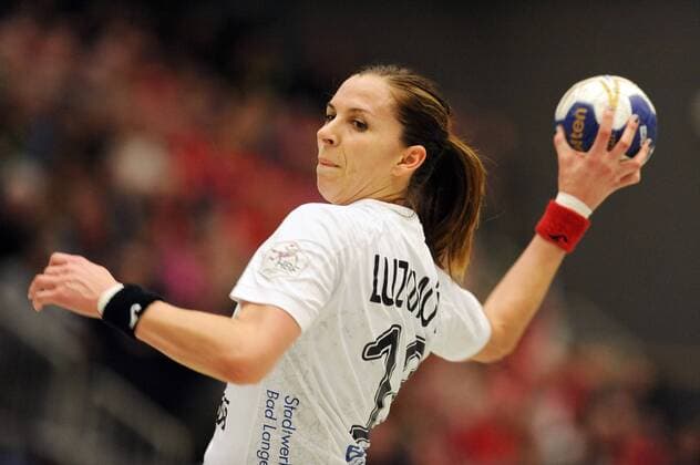 Iveta Luzumova (Thueringer HC) beim Wurf; -- Handball --- 1. Bundesliga Frauen --- HSG Bad Wildungen Vipers vs Thueringer HC --- 06.01.2018, Bad Wildungen Copyright: xEIBNER RolandxSippelx EP_RSL