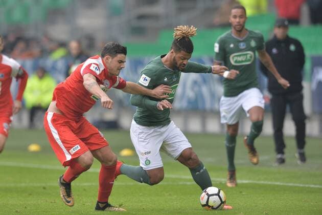 Lois Diony (saint etienne) vs Anthony Briancon (nimes) FOOTBALL : Saint Etienne vs Nimes - 32e coupe de France - 07 01 2017 FredericChambert Panoramic 