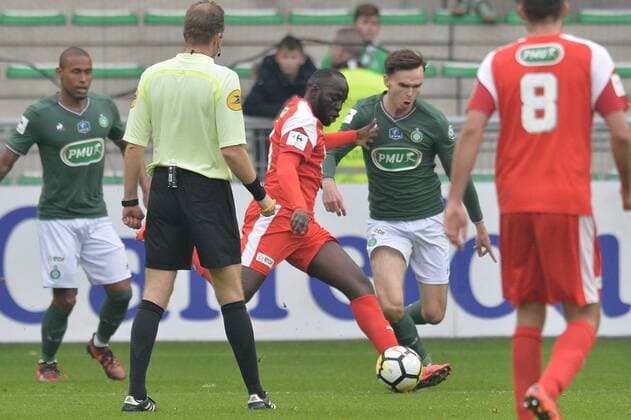 Ole Selnaes (saint etienne) vs Sada Thioub (nimes) FOOTBALL : Saint Etienne vs Nimes - 32e coupe de France - 07 01 2017 FredericChambert Panoramic 