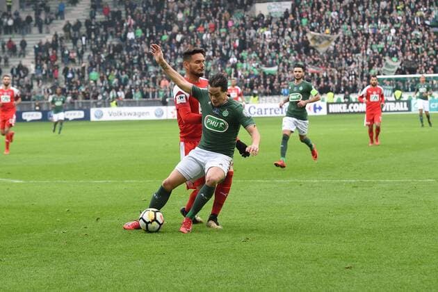 Romain Hamouma (saint etienne) vs Liassine Cadamuro (nimes) FOOTBALL : Saint Etienne vs Nimes - 32e coupe de France - 07 01 2017 FredericChambert Panoramic 