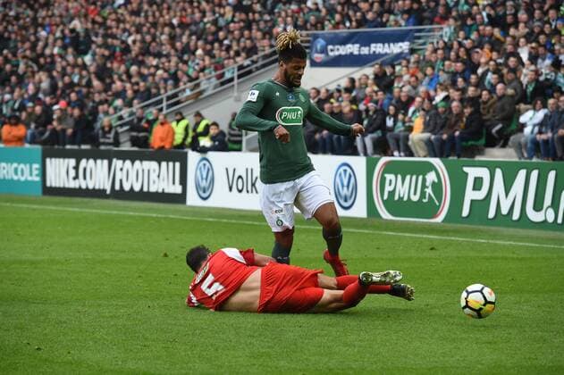 Lois Diony (saint etienne) vs Anthony Briancon (nimes) FOOTBALL : Saint Etienne vs Nimes - 32e coupe de France - 07 01 2017 FredericChambert Panoramic 
