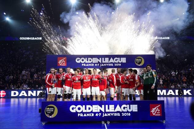 joie des joueurs du Danemark sur le podium HANDBALL : France vs Danemark - Golden League - Paris - 07 01 2018 JBAutissier Panoramic 