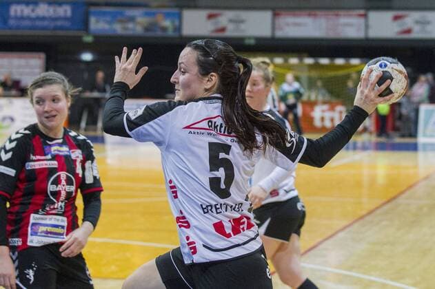 Handball-Bundesliga TSV Bayer 04 Leverkusen vs. Neckarsulmer SU 34:27 Handball-Bundesliga TSV Bayer 04 Leverkusen vs. Neckarsulmer SU 34:27 am 7. 1. 2017 Leverkusen, Ostermann-Arena, Deutschland Photo: Ralf Kardes Hannah Breitinger (5) LA