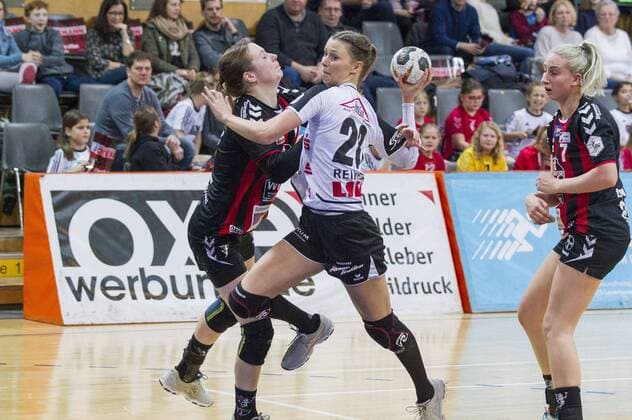Handball-Bundesliga TSV Bayer 04 Leverkusen vs. Neckarsulmer SU 34:27 Handball-Bundesliga TSV Bayer 04 Leverkusen vs. Neckarsulmer SU 34:27 am 7. 1. 2017 Leverkusen, Ostermann-Arena, Deutschland Photo: Ralf Kardes Elfe Annfleur Bruggemann (11) RL Nele Reimer (20) RL RR Elfe Mia Zschoke (7) RR RM RL