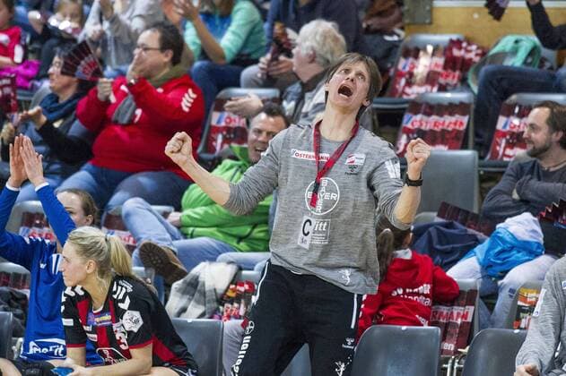 Bilder des Tages - SPORT Handball-Bundesliga TSV Bayer 04 Leverkusen vs. Neckarsulmer SU 34:27 Handball-Bundesliga TSV Bayer 04 Leverkusen vs. Neckarsulmer SU 34:27 am 7. 1. 2017 Leverkusen, Ostermann-Arena, Deutschland Photo: Ralf Kardes Elfen-Co-Trainer Joerg Hermes