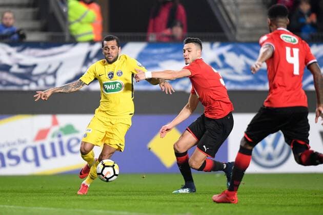 32 DANI ALVES (psg) - 03 Ramy Bensebaini (ren) FOOTBALL : Rennes vs Paris SG - Coupe de France - 07 01 2018 AnthonyBIBARD FEP Panoramic 