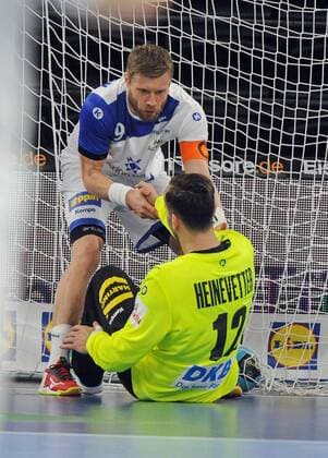 Neu-Ulm, Ratiopharm arena, 7.1.2018 Männer-Handball, Testspiel, Länderspiel, Deutschland - Island Fair Play Gudjon Valur SIGURDSSON, Island; SILVIO HEINEVETTER (FÜCHSE BERLIN), Deutschland