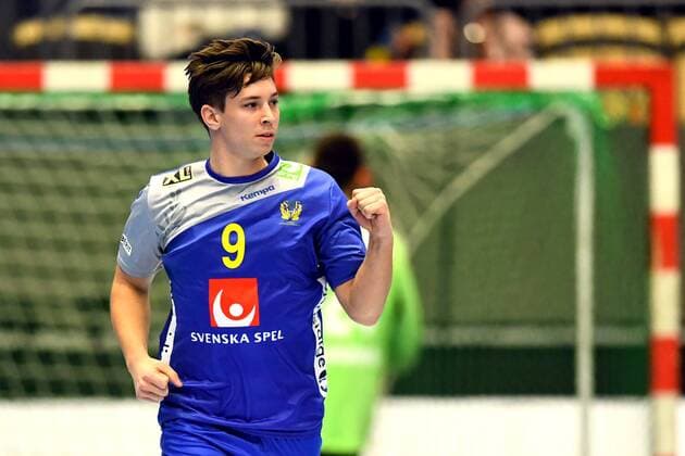 180108 Sveriges Jerry Tollbring jublar under träningslandskampen i handboll mellan Sverige och Ungern den 8 januari 2018 i Partille. Copyright: CARLxSANDIN BB180108CS029