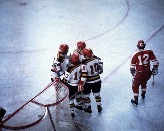 Olympia 1976 Eishockey BR Deutschland - Schweiz Österreich, Innsbruck, 02.02.1976, Olympia 1976, Eishockey, BR Deutschland - Schweiz: . *** 1976 Olympic ice hockey Germany Switzerland Austria Innsbruck 02 02 1976 1976 Olympic ice hockey Germany Switzerland