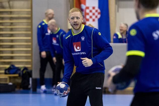 180110 Sveriges Jim Gottfridsson under en träning och pressträff med det svenska landslaget i handboll under EM 2018 den 10 januari 2018 i Split. Copyright: LUDVIGxTHUNMAN BB180110LT015