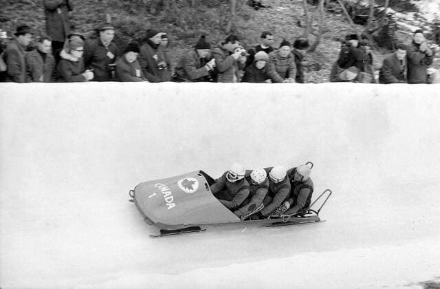 Olympia, Historie, Olympische Winterspiele 1964 in Innsbruck WINTER OLYMPICS GAMES IN INNSBRUCK, AUSTRIA - CANADAIN TEAM FOUR MAN BOB SLEIGH IN ACTION ; 7 FEBRUARY 1964, Copyright: Topfoto  UnitedArchivesIPU471208