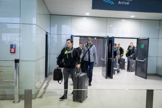 Patrick Groetzki und Hendrik Pekeler kommen als erste aus der Ankunftshalle. Ankunft der deutschen Mannschaft in Zagreb, Handball, EHF Euro 2018, 11.01.18 Zagreb Croatia Copyright: xAgentur54Gradx xFelixxKoenigx
