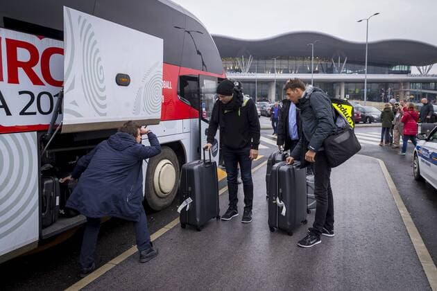Silvio Heinevetter, Andreas Michelmann und Christian Prokop beim Einsteigen in den Mannschaftsbus. Ankunft der deutschen Mannschaft in Zagreb, Handball, EHF Euro 2018, 11.01.18 Zagreb Croatia Copyright: xAgentur54Gradx xFelixxKoenigx