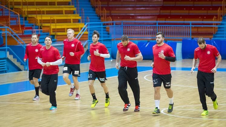 Steffen Weinhold, Patrick Wiencek, Kai Haefner, Uwe Gensheimer, Andreas Wolff, Jannik Kohlbacher und Steffen Faeth beim Erwaermen. 1. Training der Deutschen Nationalmannschaft in Zagreb, Handball, EHF Euro 2018, 11.01.18 Zagreb Zagreb Croatia Dom Sportova Copyright: xAgentur54Gradx xFelixxKoenigx