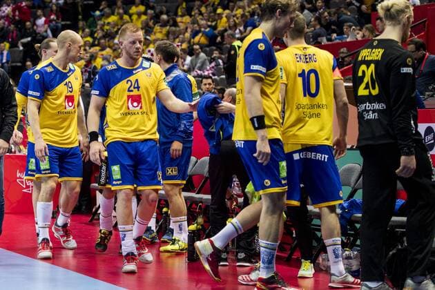 Handball, EM, Schweden - Island 180112 Sveriges spelare med Jim Gottfridsson i mitten deppar när de lämnar planen för halvtidsvila under handbollsmatchen mellan Sverige och Island under Handbolls-EM 2018 den 12 januari 2018 i Split. Copyright: LUDVIGxTHUNMAN BB180112LT048
