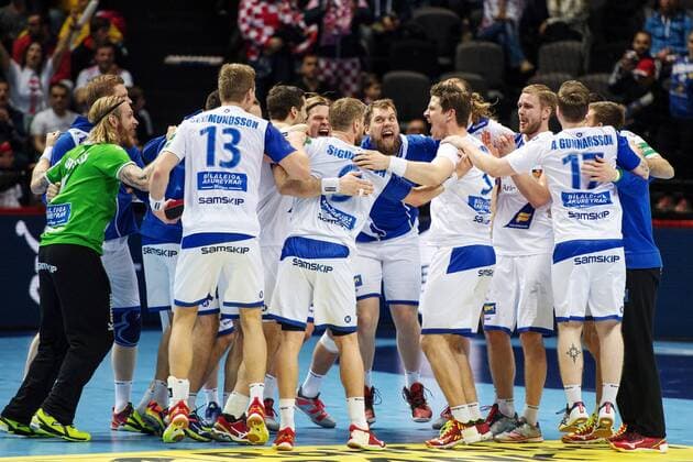 Bilder des Tages - SPORT Handball, EM, Schweden - Island 180112 Islands spelare jublar efter vinst i handbollsmatchen mellan Sverige och Island under Handbolls-EM 2018 den 12 januari 2018 i Split. Copyright: LUDVIGxTHUNMAN BB180112LT082