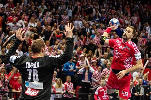 Handball, EM, Kroatien - Serbien 180112 Serbiens malvakt Vladimir Cupara och Kroatiens Igor Vori under handbollsmatchen mellan Kroatien och Serbien under Handbolls-EM 2018 den 12 januari 2018 i Split. Copyright: LUDVIGxTHUNMAN BB180112LT098