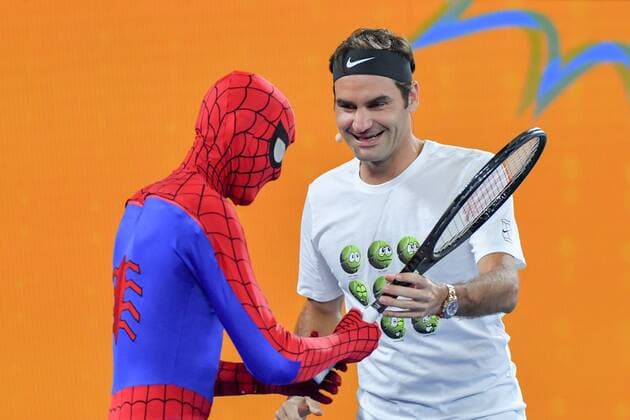Themen der Woche - SPORT Bilder des Tages - SPORT January 13, 2018: Roger Federer and Spiderman entertain the crowd at the Kids Day event prior to the 2018 Australian Open Grand Slam tennis tournament in Melbourne, Australia. Cal Media Tennis 2018: Australian Open Kids Day Event - ZUMAc04_ 20180113_zaf_c04_013 Copyright: xSydneyxLowx