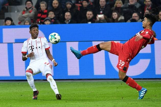 Fussball, 1.BL Saison 2017 2018, Spieltag 18, Bayer 04 Leverkusen vs FC Bayern München, 12.01.2018, Bayarena Leverkusen, David Alaba, FC Bayern München, Benjamin Henrichs, Bayer 04 Leverkusen, *** Football 1 BL season 2017 2018 Matchday 18 Bayer 04 Leverkusen vs Bayern Munich 12 01 2018 Bay arena Leverkusen David Alaba FC Bayern Munich Benjamin Hamilton Bayer 04 Leverkusen