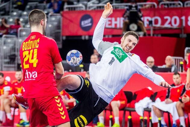 13.01.2018, Arena Zargreb, Zagreb, CRO, EHF EM, Herren, Deutschland vs Montenegro, Gruppe C, im Bild Hendrik Pekeler of Germany during the preliminary round, group C match of the EHF men s Handball European Championship EM Europameisterschaft between Germany and Montenegro at the Arena Zargreb in Zagreb, Croatia on 2018 01 13. Zagreb Copyright: xEibner-Pressefotox EP_slo