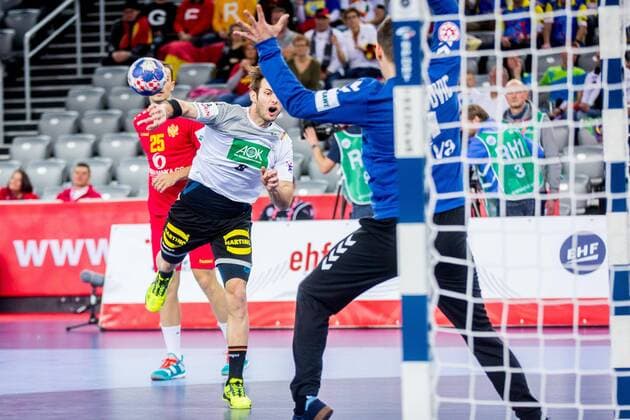 13.01.2018, Arena Zargreb, Zagreb, CRO, EHF EM, Herren, Deutschland vs Montenegro, Gruppe C, im Bild Uwe Gensheimer of Germany during the preliminary round, group C match of the EHF men s Handball European Championship EM Europameisterschaft between Germany and Montenegro at the Arena Zargreb in Zagreb, Croatia on 2018 01 13. Zagreb Copyright: xEibner-Pressefotox EP_slo