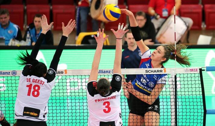 BAU 13.01.2018 Stuttgart Volleyball Allianz MTV Stuttgart vs. VfB Suhl LOTTO Thüringen, Michaela Mlejnkova (Stuttgart, rechts)