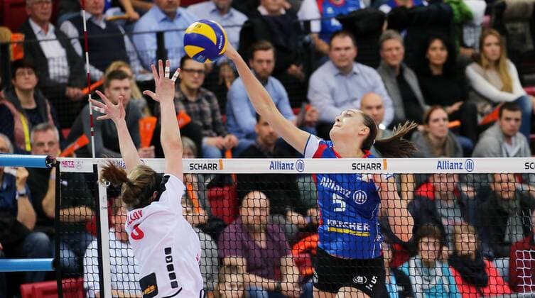 BAU 13.01.2018 Stuttgart Volleyball Allianz MTV Stuttgart vs. VfB Suhl LOTTO Thüringen, Molly McCage (Stuttgart, rechts)