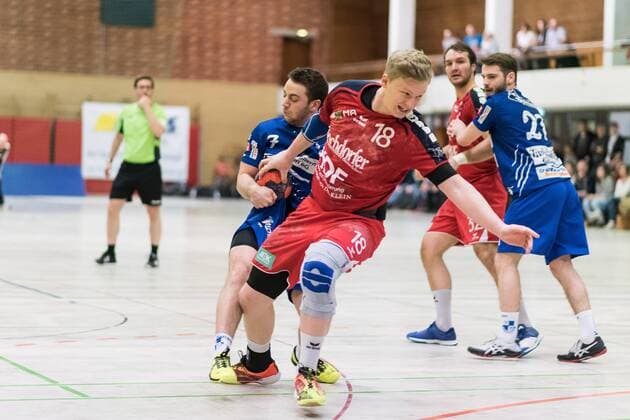 Felix Saueressig (TV Weilstetten 07), Sascha Marquardt (SG H2Ku Herrenberg 18), TV Weilstetten gegen SG H2Ku Herrenberg , Handball, BWOL, Maenner, 13.01.2018, Balingen Copyright: xEIBNER WolfgangxFrankx EP_WFK