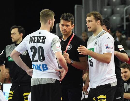 Zagreb, Kroatien, Zagreb Arena, 13.1.2018 Männer- Handball, Europa-Meisterschaft 2018 Deutschland vs. Montenegro v . li. Philipp Weber (SC DHfK Leipzig), Deutschland ; Bundestrainer Deutschland, Christian Prokop und PAUL DRUX (FÜCHSE BERLIN), Deutschland