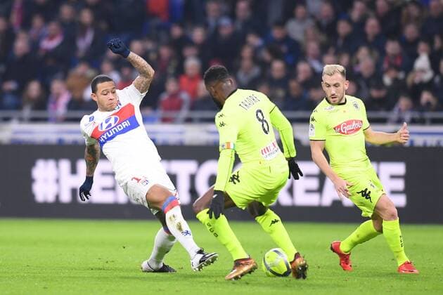 11 MEMPHIS DEPAY (ol) - 20 Flavien TAIT (sco) FOOTBALL : Lyon vs Angers - Ligue 1 Conforama - 14 01 2018 FEP Panoramic 