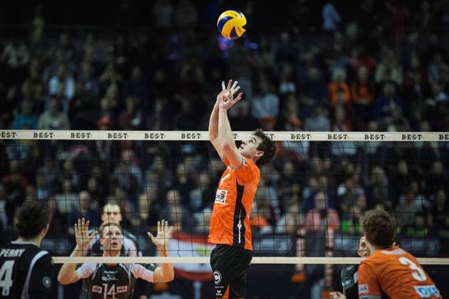 Berlin, Germany, 14.01.2018: Pierre Pujol (BR Volleys 18) beim Spiel der Volleyball Bundesliga zwischen den Berlin Recycling Volleys und SWD Powervolleys Düren.