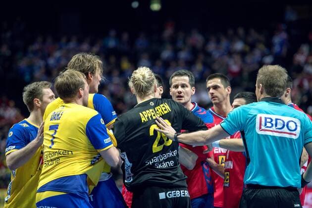 180114 Sveriges malvakt Mikael Appelgren är arg under handbollsmatchen mellan Serbien och Sverige under Handbolls-EM 2018 den 14 januari 2018 i Split. Copyright: LUDVIGxTHUNMAN BB180114LT064