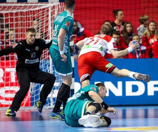 HANDBALL - EHF EURO 2018, NOR vs BLR POREC,CROATIA,14.JAN.18 - HANDBALL - EHF European Championship EM Europameisterschaft group stage, Norway vs Belarus. Image shows Viachaslau Saldatsenka (BLR) and Magnus Gullerud (NOR). GEPAxpictures xMaticxKlansek
