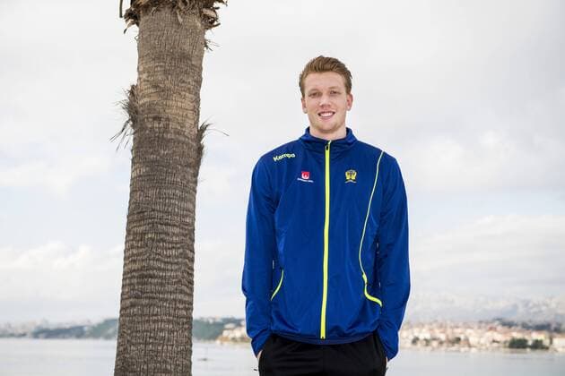 180115 Simon Jeppsson poserar för ett porträtt under en pressträff med det svenska landslaget i handboll under Handbolls-EM 2018 den 15 januari 2018 i Split. Copyright: LUDVIGxTHUNMAN BB180115LT023