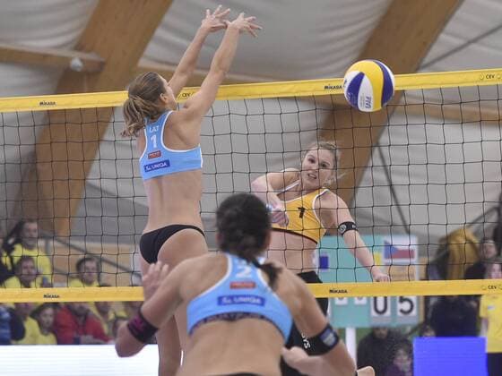 Czech Kristyna Kolocova (right) and Michala Kvapilova in action during women Beach volleyball Beachvolleyball CEV European Championship EM Europameisterschaft Tour Masters final match Kolocova and Kvapilova vs Tina Graudina (left) and Anastasia Kravchenko (front) of Latvia in Pelhrimov, Czech Republic, Sunday, January 14, 2018. (CTKxPhoto LubosxPavlicek) CTKPhotoP201801140508301  _PAV0706