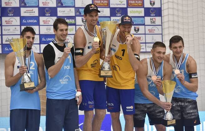L-R The second placed Bartosz Losiak and Piotr Kantor of Poland, winners Robert Meeuwsen and Alexandr Brouwer of Netherlands and the third placed Edgars Tocs and Martins Plavins of Latvia pose with medals after men Beach volleyball Beachvolleyball CEV European Championship EM Europameisterschaft Tour Masters final match in Pelhrimov, Czech Republic, Sunday, January 14, 2018. (CTKxPhoto LubosxPavlicek) CTKPhotoP201801140617801  PAV 3